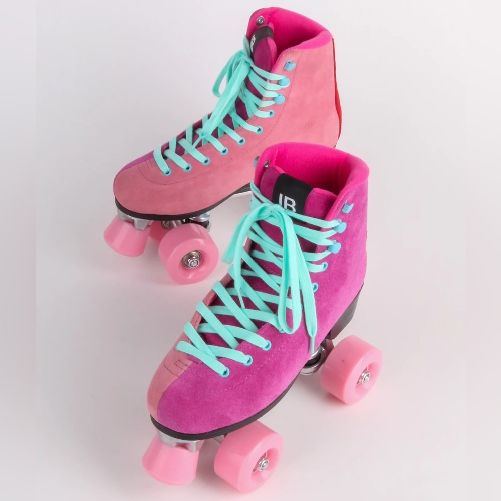 Brand New INTENTIONALLY BLANK Roller Skates! Super Cute & Great Quality! Size 8.